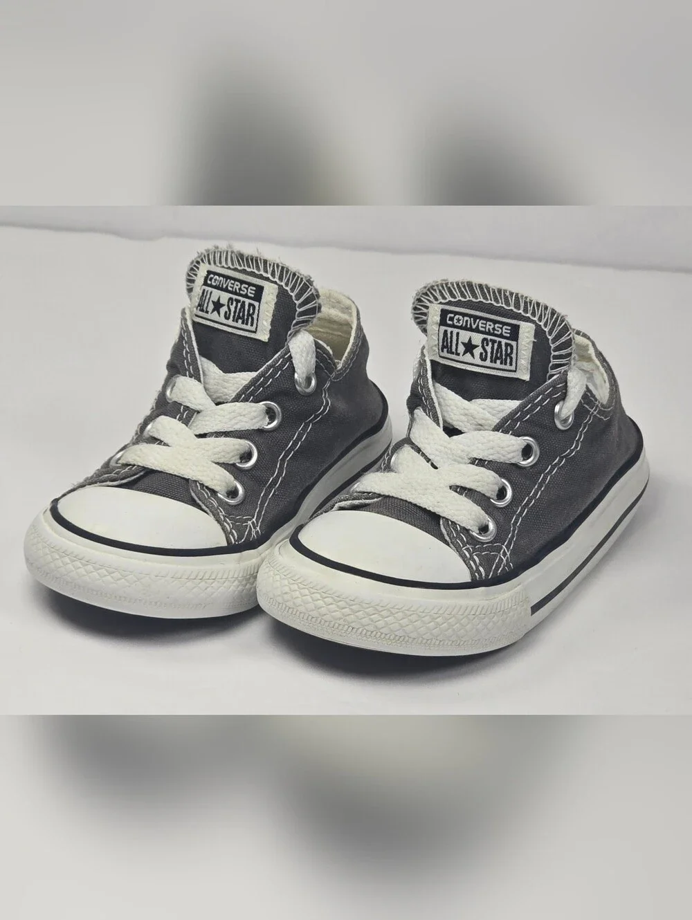 Converse Chuck Taylor All Star Toddler Low-Top Sneakers Size 6